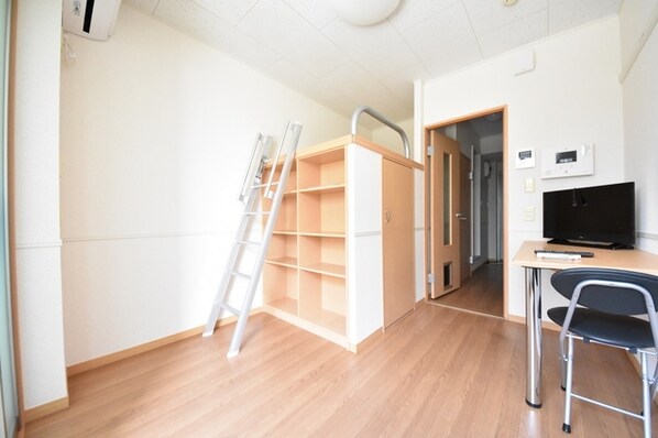 レオパレスタウニー 下連雀の物件内観写真